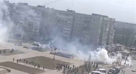 R­u­s­ ­a­s­k­e­r­l­e­r­i­ ­U­k­r­a­y­n­a­l­ı­ ­g­ö­s­t­e­r­i­c­i­l­e­r­e­ ­a­t­e­ş­ ­a­ç­t­ı­